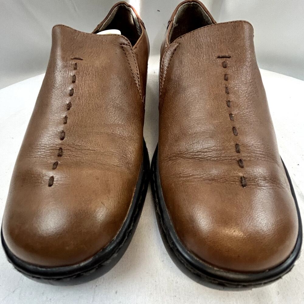 SKU2269 Worthington Women 7.5M Brown Leather Loafers Slip On Shoes Classic